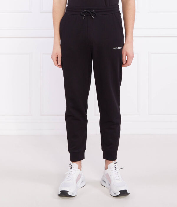 Спортивные брюки мужские Armani Exchange джоггеры, черный
Спортивные брюки мужские Armani Exchange джоггеры, черный