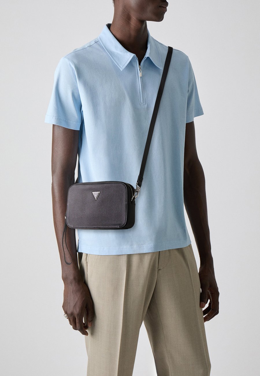 Сумка кросс-боди Guess MILANO, Black
Сумка кросс-боди Guess MILANO, Black