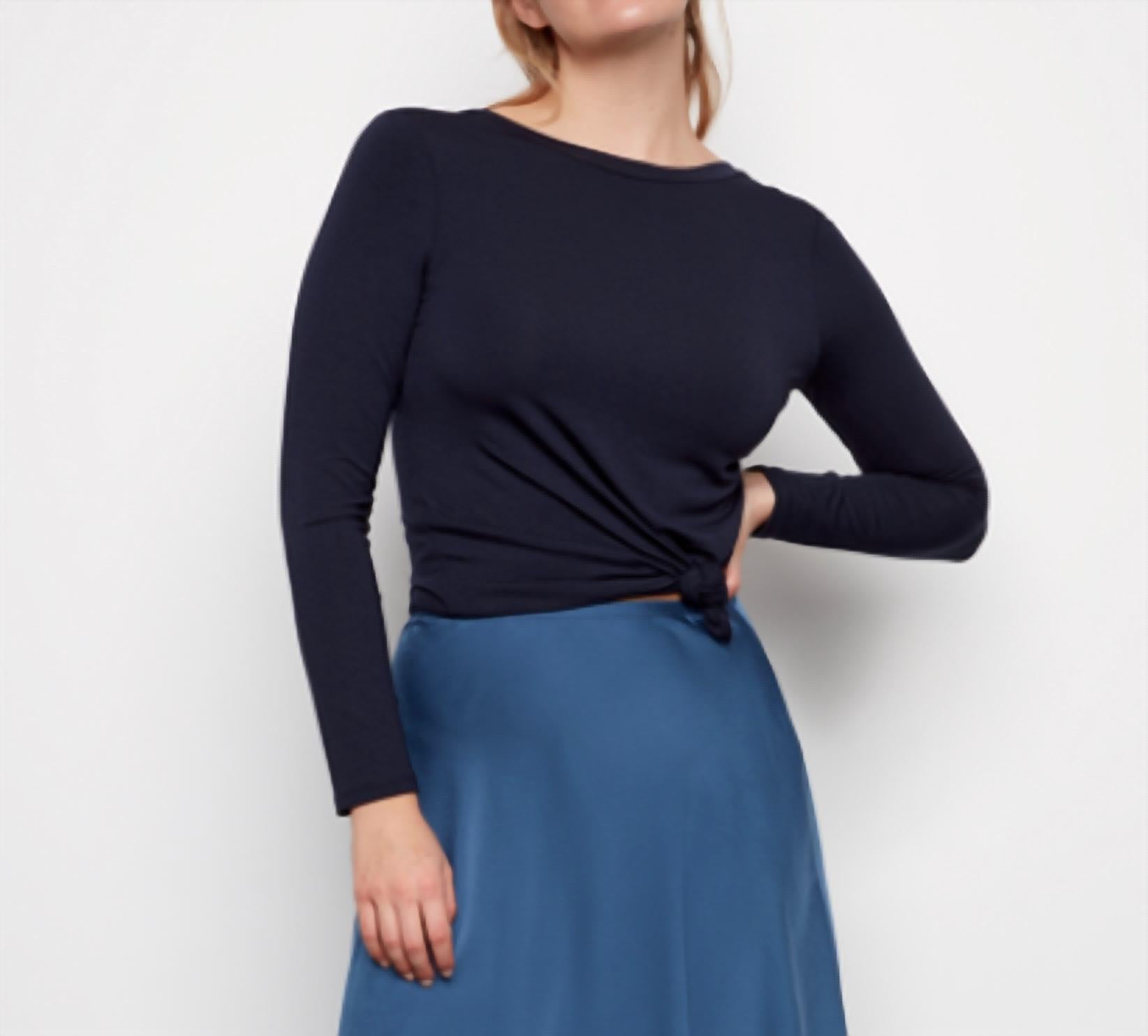 Двусторонняя футболка Juniper Knit в темно-синем цвете iltm
Двусторонняя футболка Juniper Knit в темно-синем цвете iltm