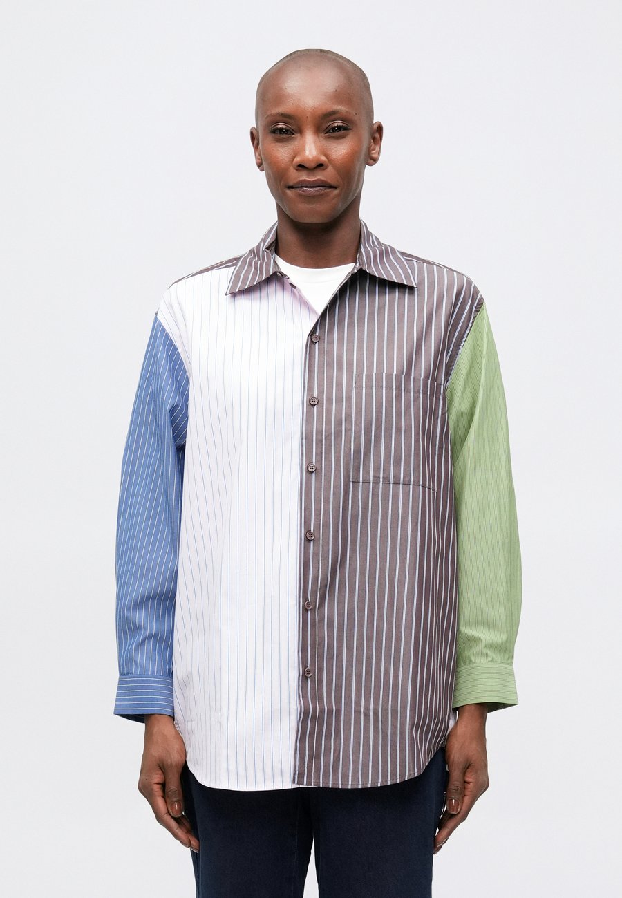 Блуза Stine Goya MULTI STRIPE SHIRTING POCKET OVERSIZED SHIRT, Multi-Coloured
Блуза Stine Goya MULTI STRIPE SHIRTING POCKET OVERSIZED SHIRT, Multi-Coloured