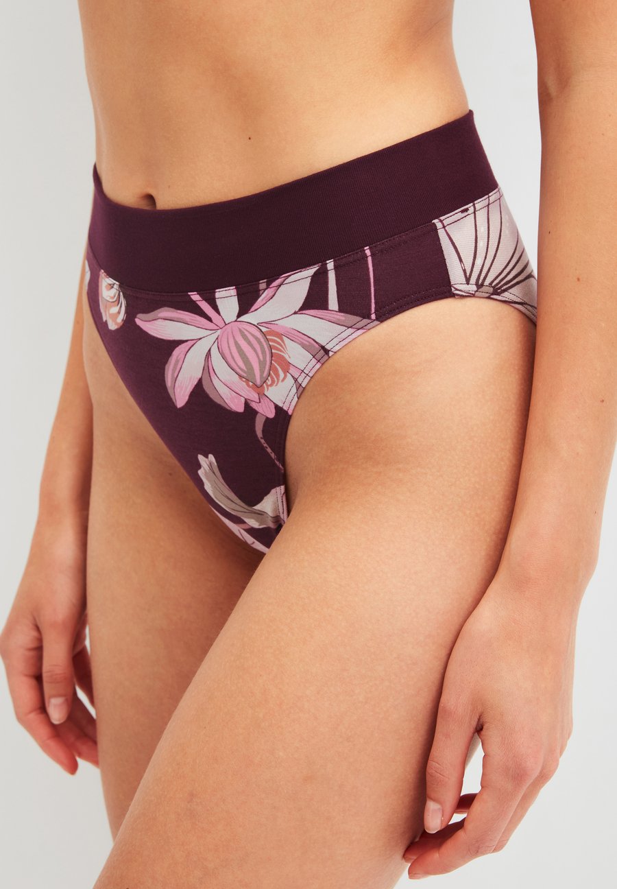 Брифы Calida ELASTIC TREND, Black Cherry/Bordeaux
Брифы Calida ELASTIC TREND, Black Cherry/Bordeaux