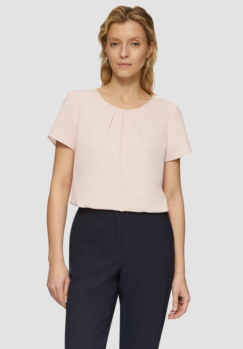 Блуза s.Oliver BLACK LABEL, светло-розовый
Блуза s.Oliver BLACK LABEL, светло-розовый