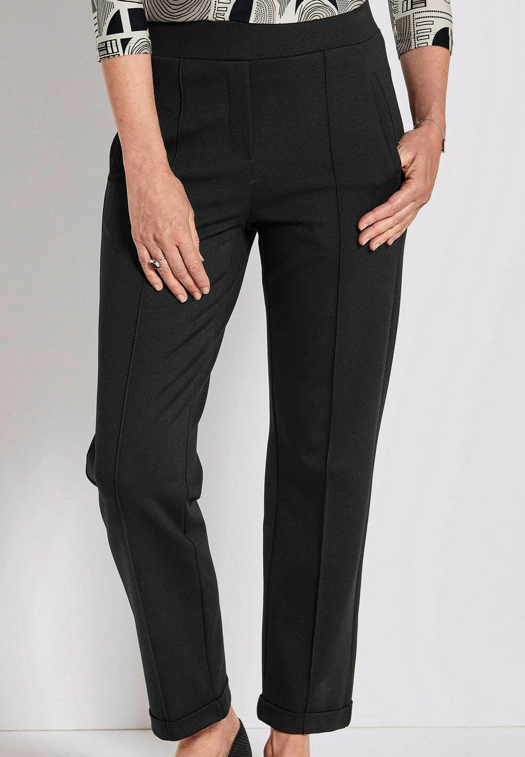 Брюки SCHLUPF LÄSSIGE GOLDNER, черный
Брюки SCHLUPF LÄSSIGE GOLDNER, черный