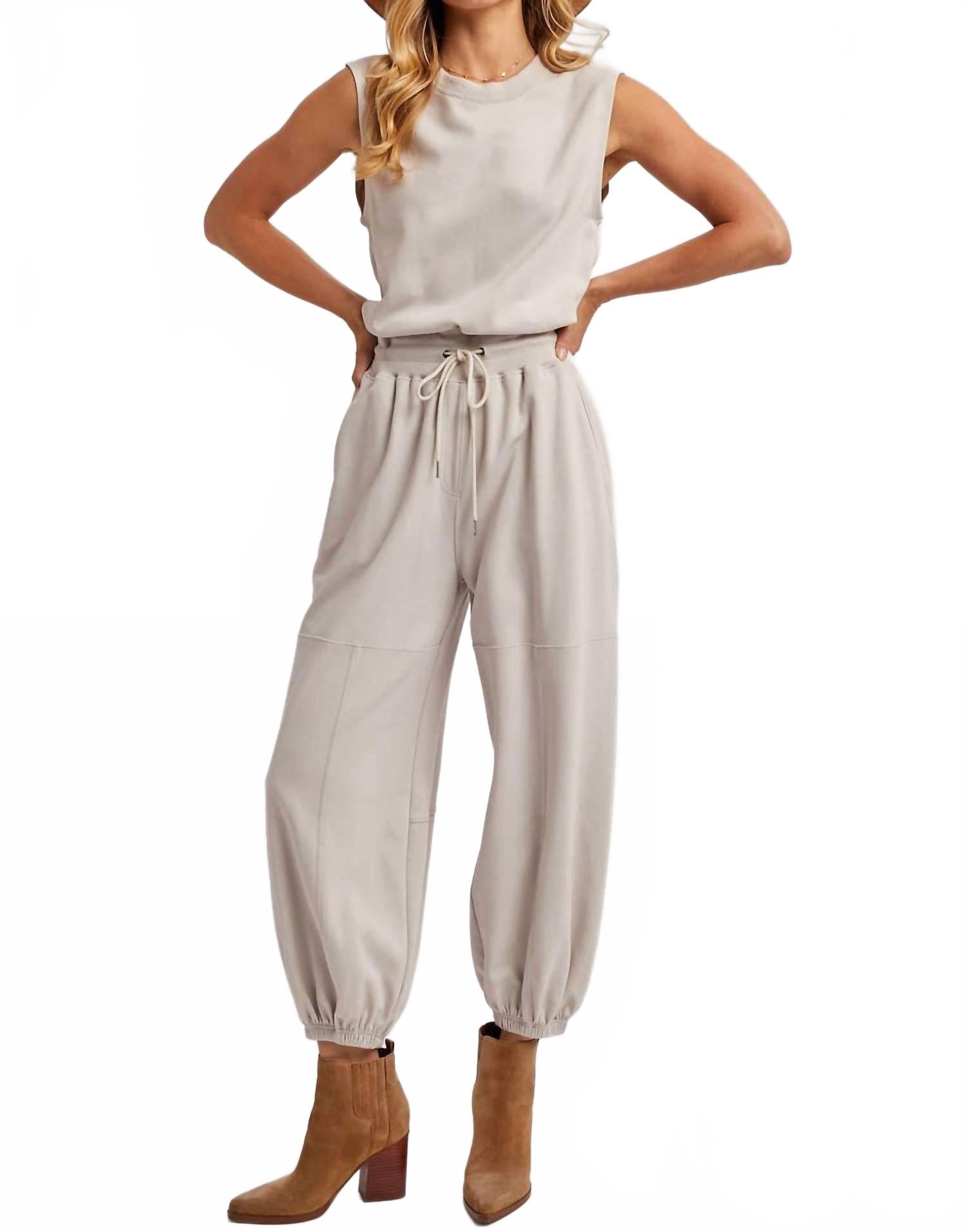 BluIvy Спортивный комбинезон без рукавов с завязками на талии, цвет экрю
BluIvy Спортивный комбинезон без рукавов с завязками на талии, цвет экрю