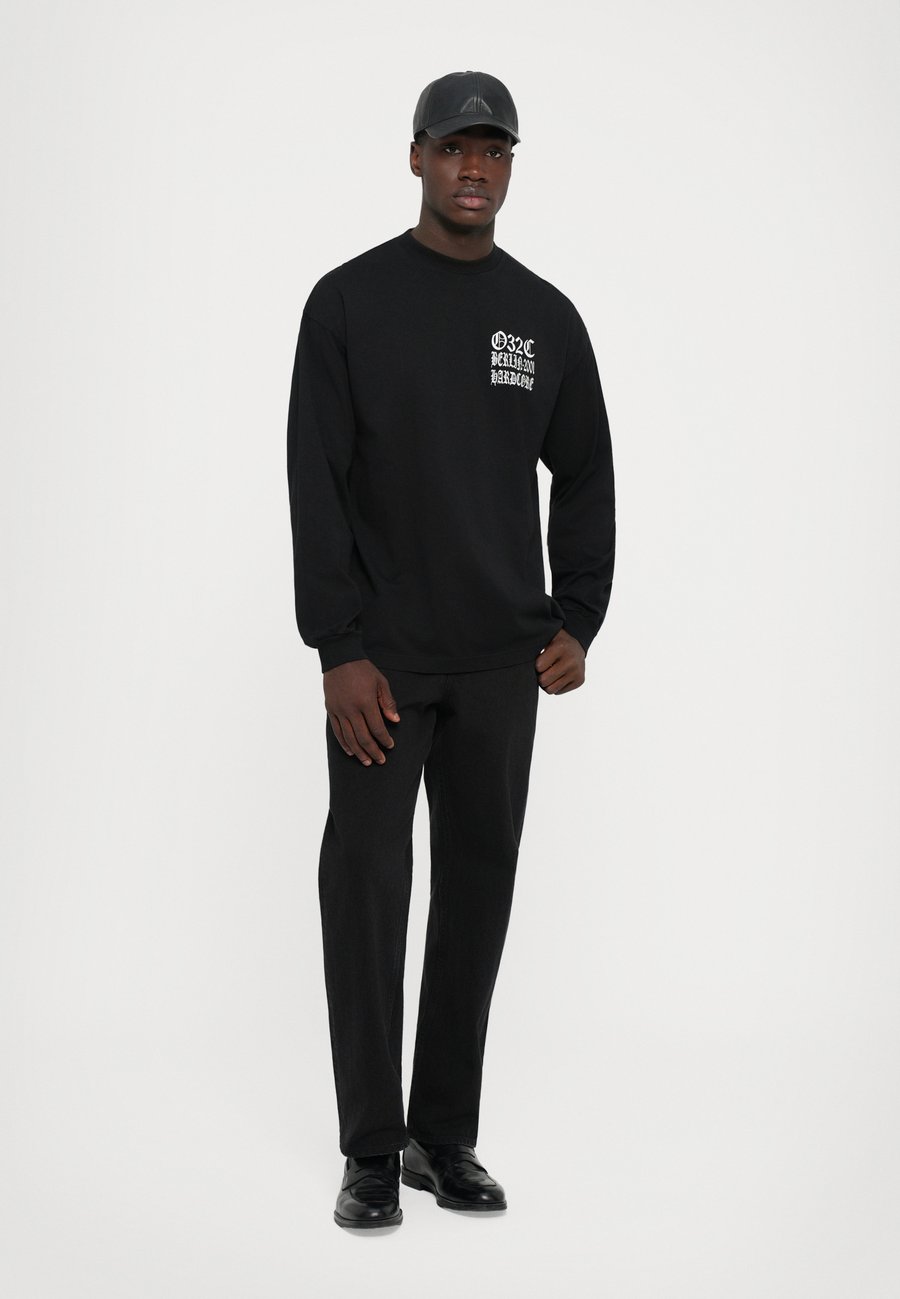 Топ 032c EXCLUSIVE HARDCORE LONGLSEEVE UNISEX, Black/Dark Grey
Топ 032c EXCLUSIVE HARDCORE LONGLSEEVE UNISEX, Black/Dark Grey