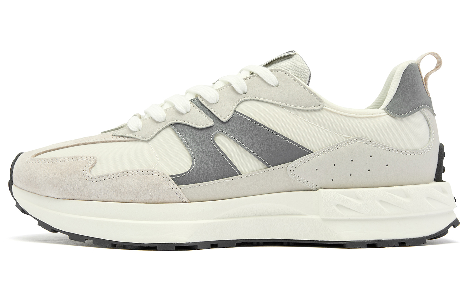 QIAODAN Мужские повседневные туфли Solo White 3.0 V2 с низким верхом, цвет "полумесяц/пемза"
QIAODAN Мужские повседневные туфли Solo White 3.0 V2 с низким верхом, цвет "полумесяц/пемза"