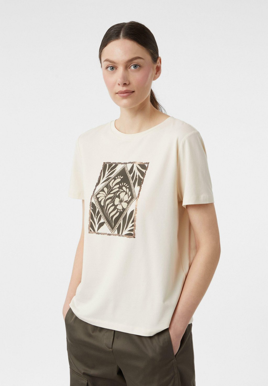 Футболка с принтом comma, бежевый
Футболка с принтом comma, бежевый