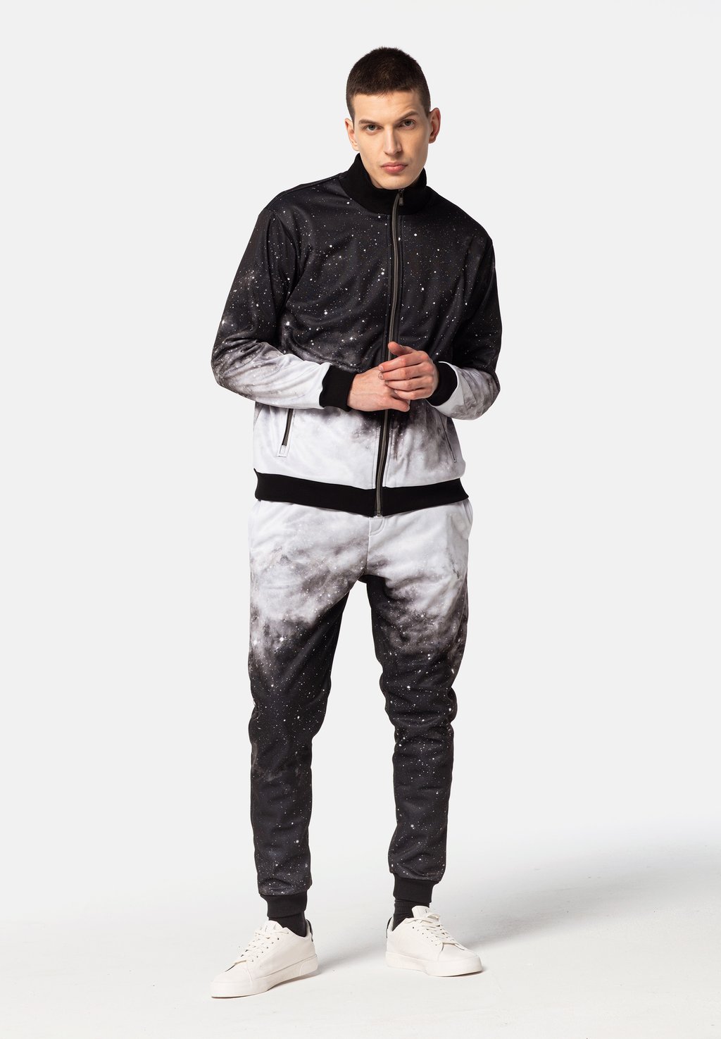 Спортивные брюки SPACE SMILE Mr. GUGU & Miss GO, черный
Спортивные брюки SPACE SMILE Mr. GUGU & Miss GO, черный