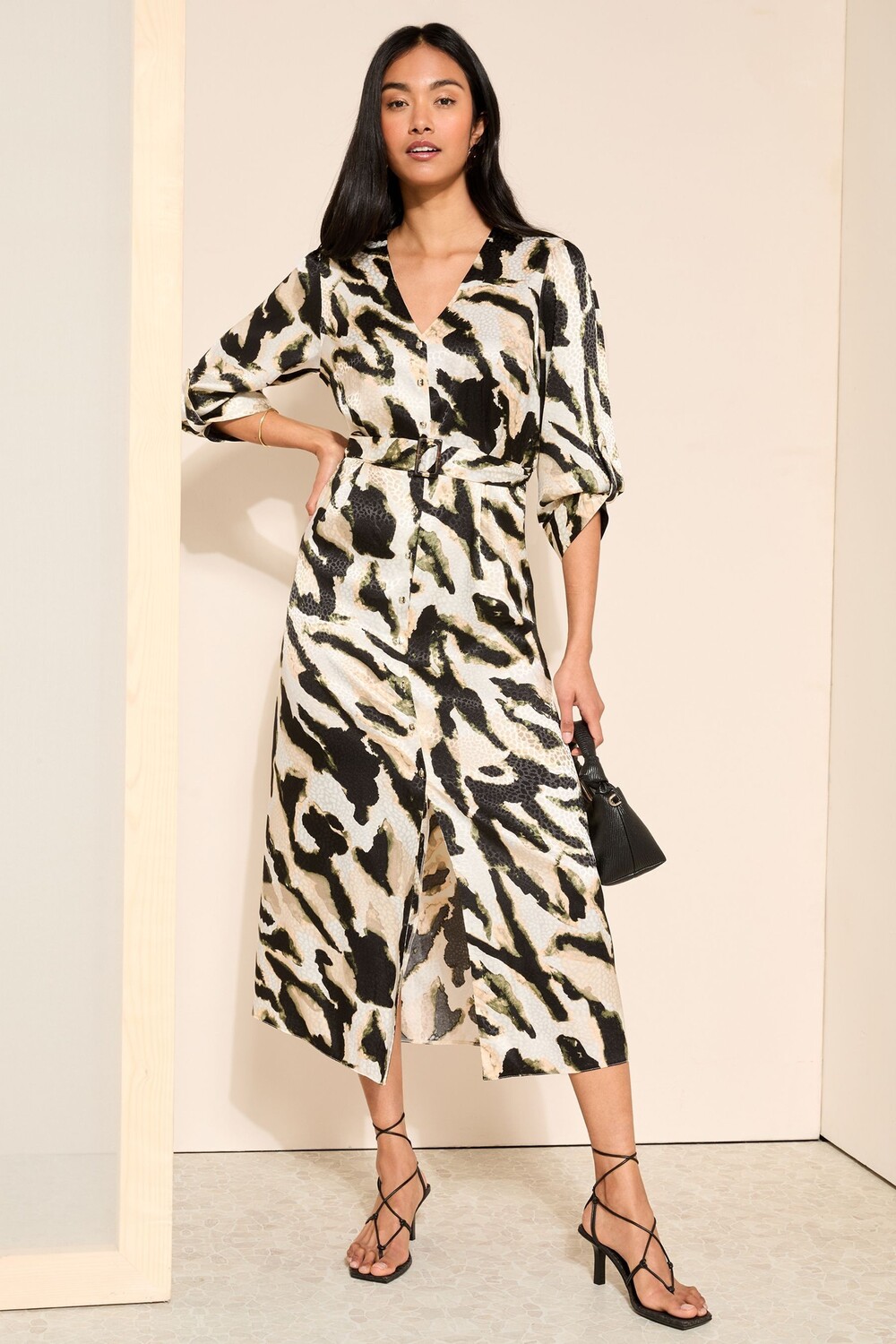 Платье-Рубашка миди с V-образным вырезом и пряжкой на поясе Friends Like These, зеленый, Белый, Платье-Рубашка миди с V-образным вырезом и пряжкой на поясе Friends Like These, зеленый
Платье-Рубашка миди с V-образным вырезом и пряжкой на поясе Friends Like These, зеленый, Белый, Платье-Рубашка миди с V-образным вырезом и пряжкой на поясе Friends Like These, зеленый