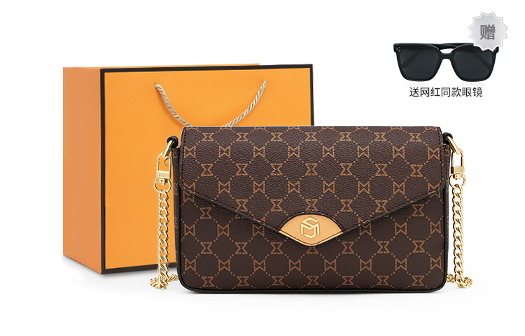 Маленькая квадратная сумка из ПВХ через плечо, наплечная сумка Кроссбоди для женщин Темно-коричневая MashaLanti, Экрю
Маленькая квадратная сумка из ПВХ через плечо, наплечная сумка Кроссбоди для женщин Темно-коричневая MashaLanti, Экрю