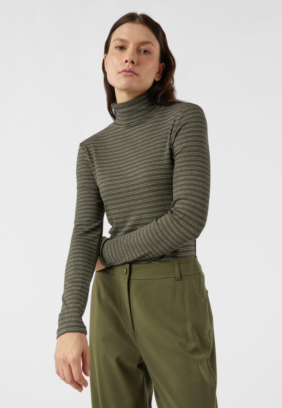 Топ comma Long sleeved top, Olivgrün/Olive
Топ comma Long sleeved top, Olivgrün/Olive