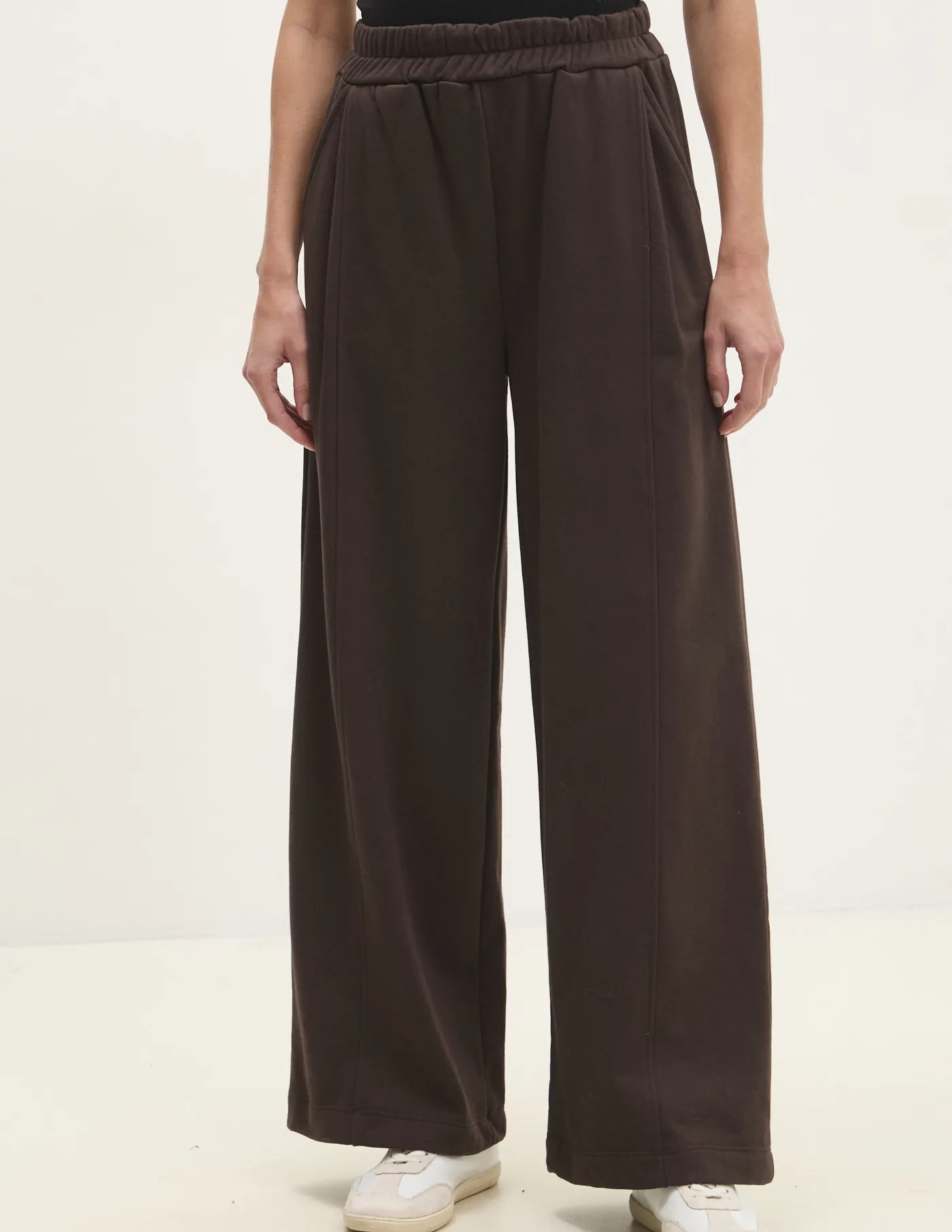 Спортивные штаны Answear Lab, коричневый
Спортивные штаны Answear Lab, коричневый