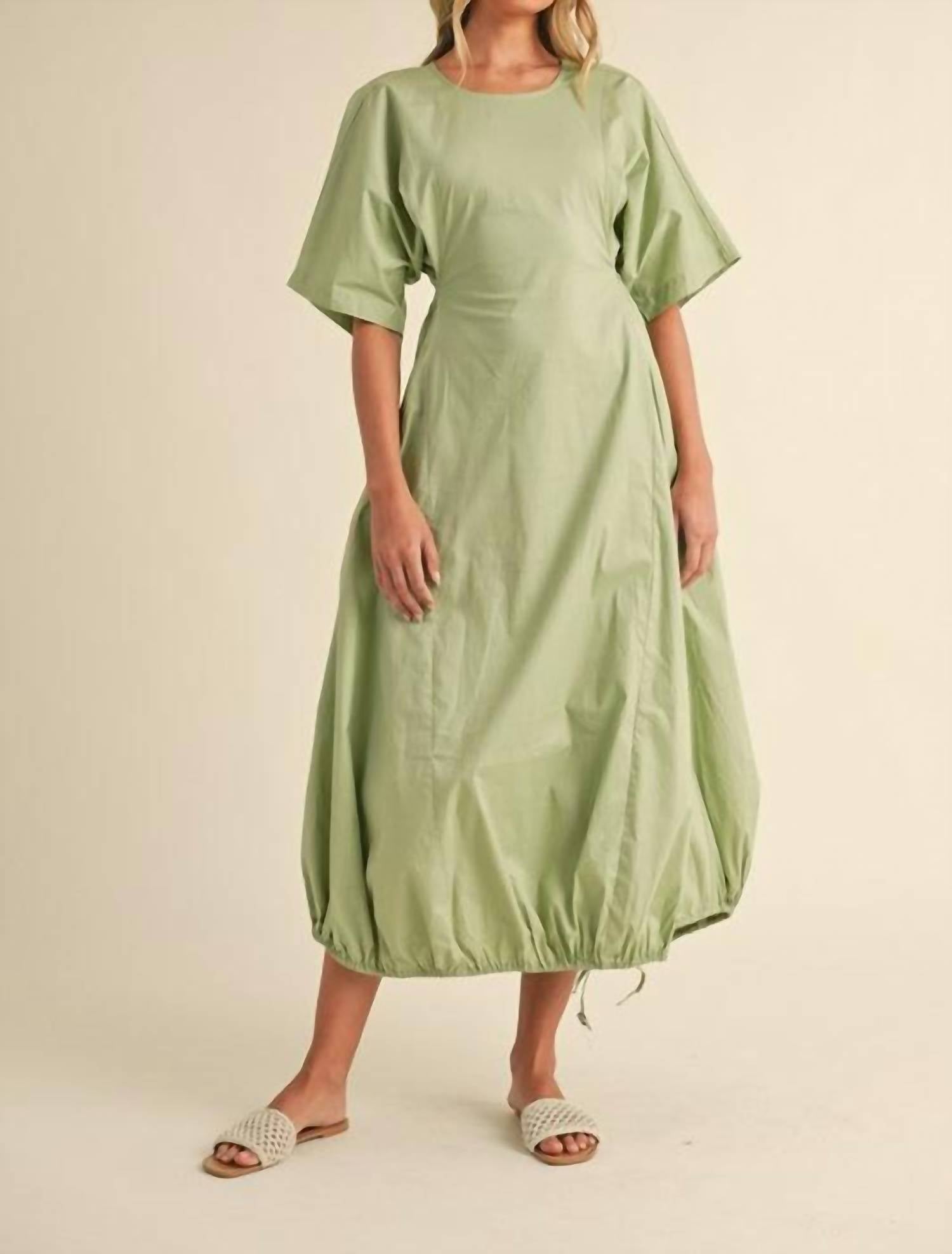 Платье с открытой спиной и завязками в цвете шалфея Klesis, Sage
Платье с открытой спиной и завязками в цвете шалфея Klesis, Sage