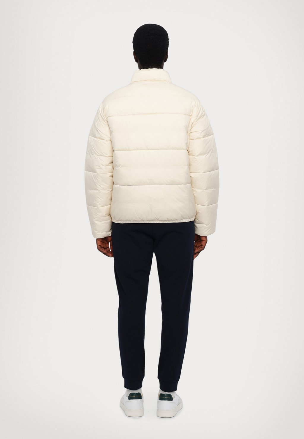 Зимняя куртка GIUBBOTTO UNISEX EA7 Emporio Armani, белый 
Зимняя куртка GIUBBOTTO UNISEX EA7 Emporio Armani, белый