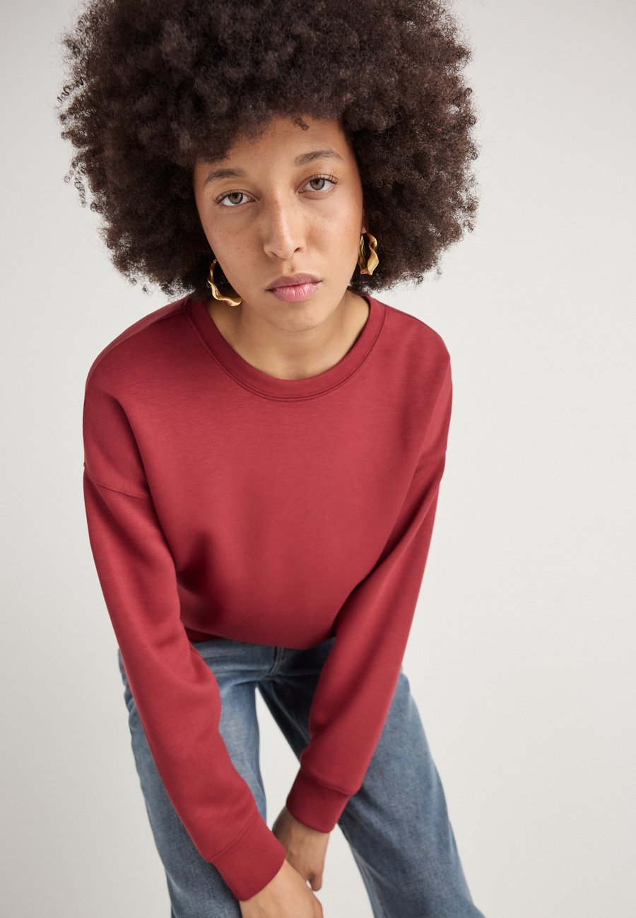 Толстовка MSCH Copenhagen Sweatshirt, Syrah/Red
Толстовка MSCH Copenhagen Sweatshirt, Syrah/Red