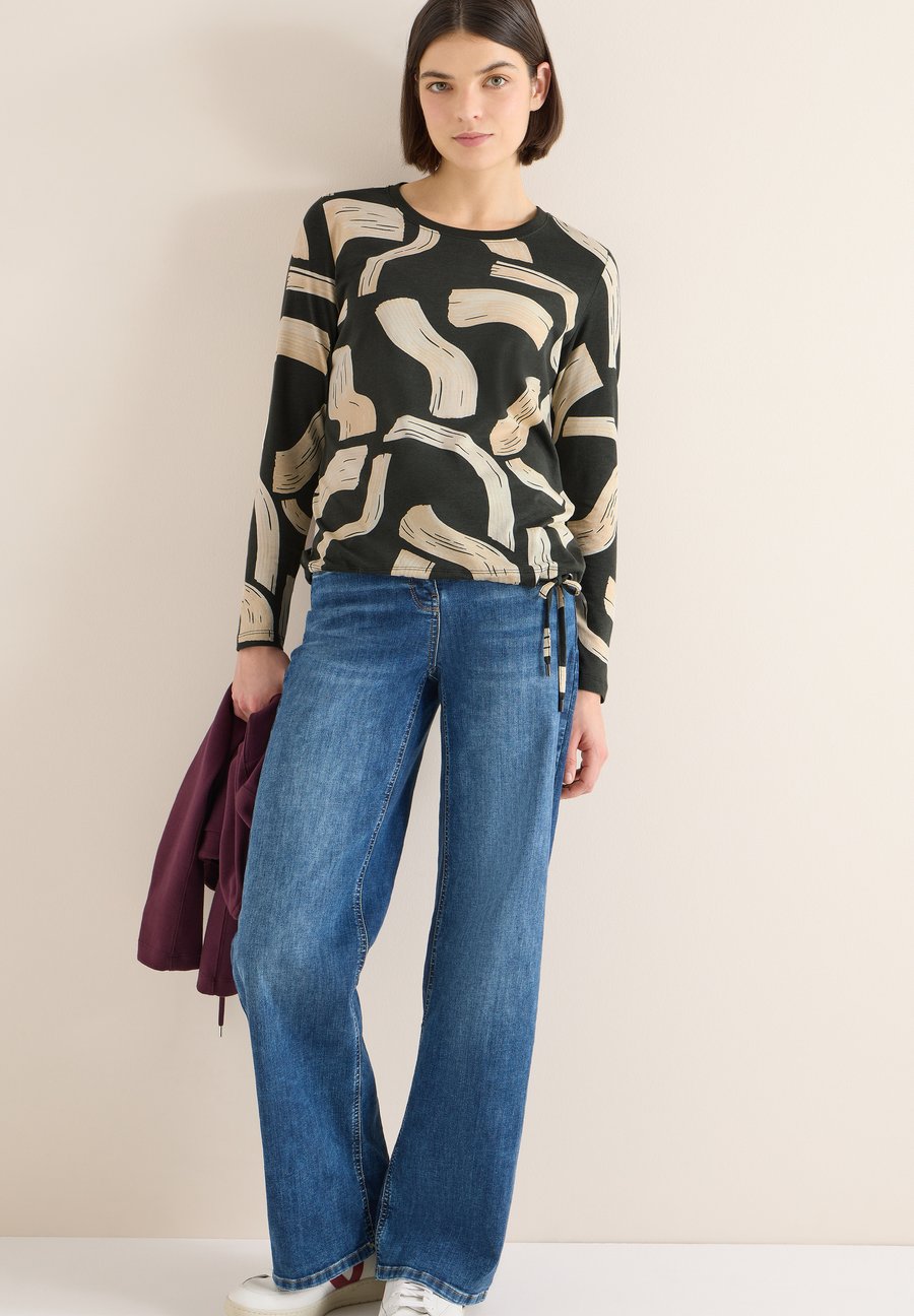 Топ Cecil Long sleeved top, Grün/Dark Brown
Топ Cecil Long sleeved top, Grün/Dark Brown