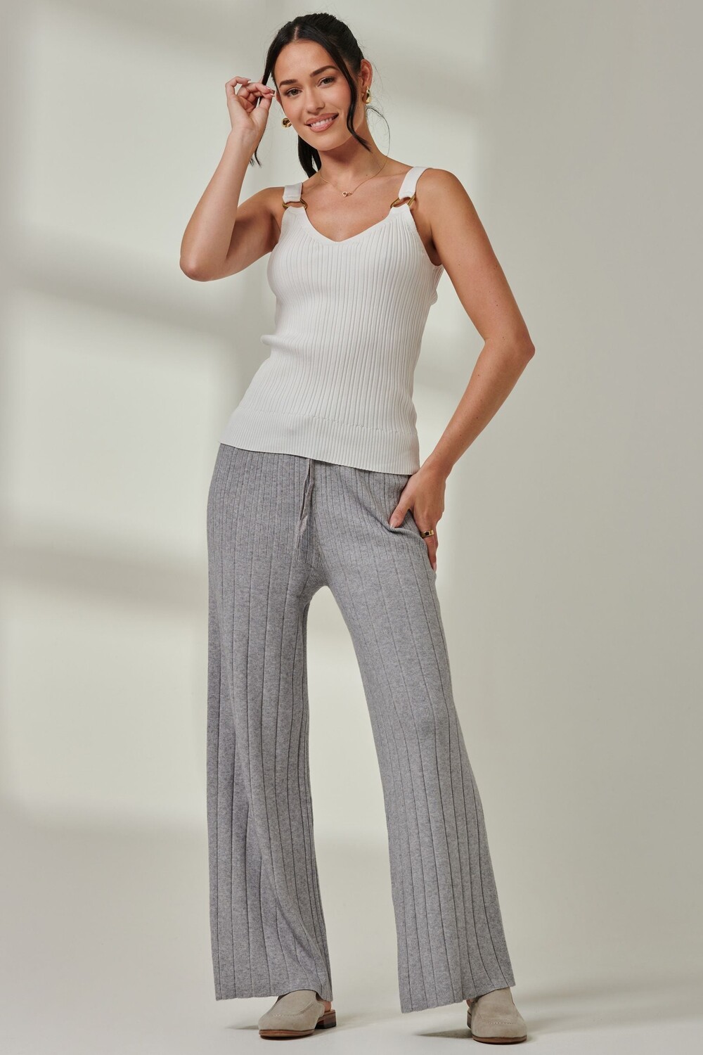 Трикотажные брюки широкого кроя в рубчик Jolie Moi, серый
Трикотажные брюки широкого кроя в рубчик Jolie Moi, серый
