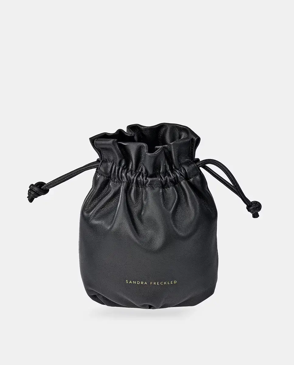 Сумка Judas Sandra Freckled из черной кожи с металлическим ремнем через плечо, черный
Сумка Judas Sandra Freckled из черной кожи с металлическим ремнем через плечо, черный