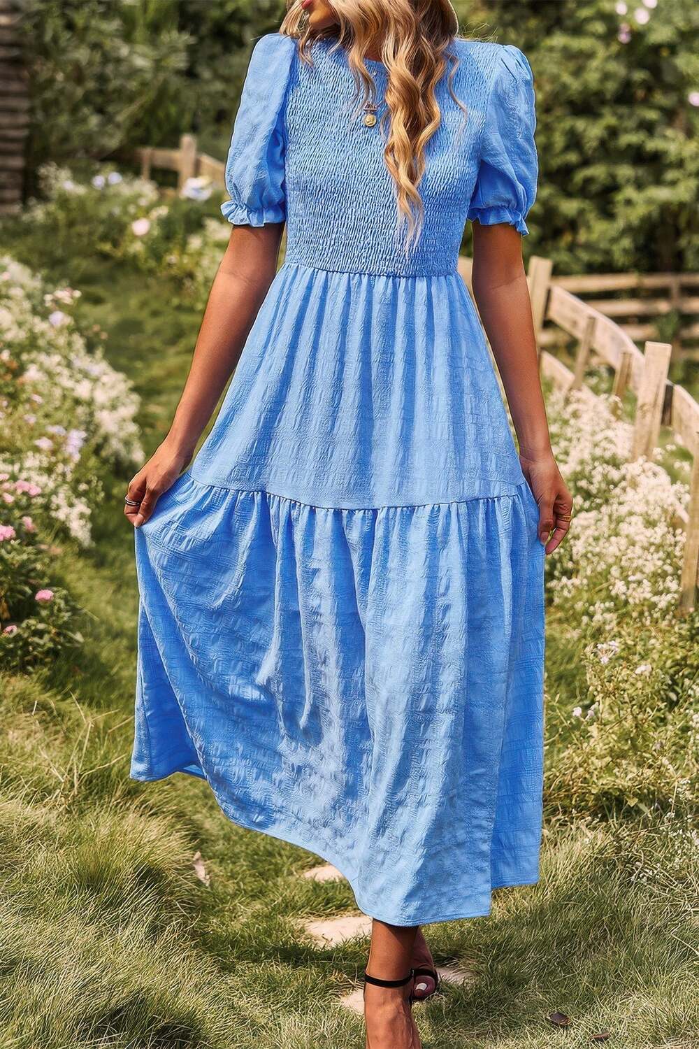 Плиссированное платье-трапеция с ярусами и короткими пышными рукавами TRUEDAMES, синий
Плиссированное платье-трапеция с ярусами и короткими пышными рукавами TRUEDAMES, синий