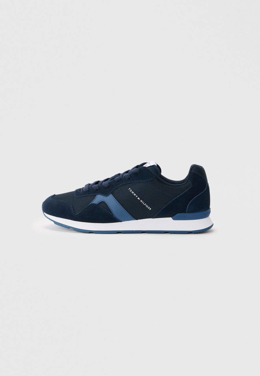 Кроссовки Tommy Hilfiger RUNNER ICON MIX, Desert Sky/Dark Blue
Кроссовки Tommy Hilfiger RUNNER ICON MIX, Desert Sky/Dark Blue