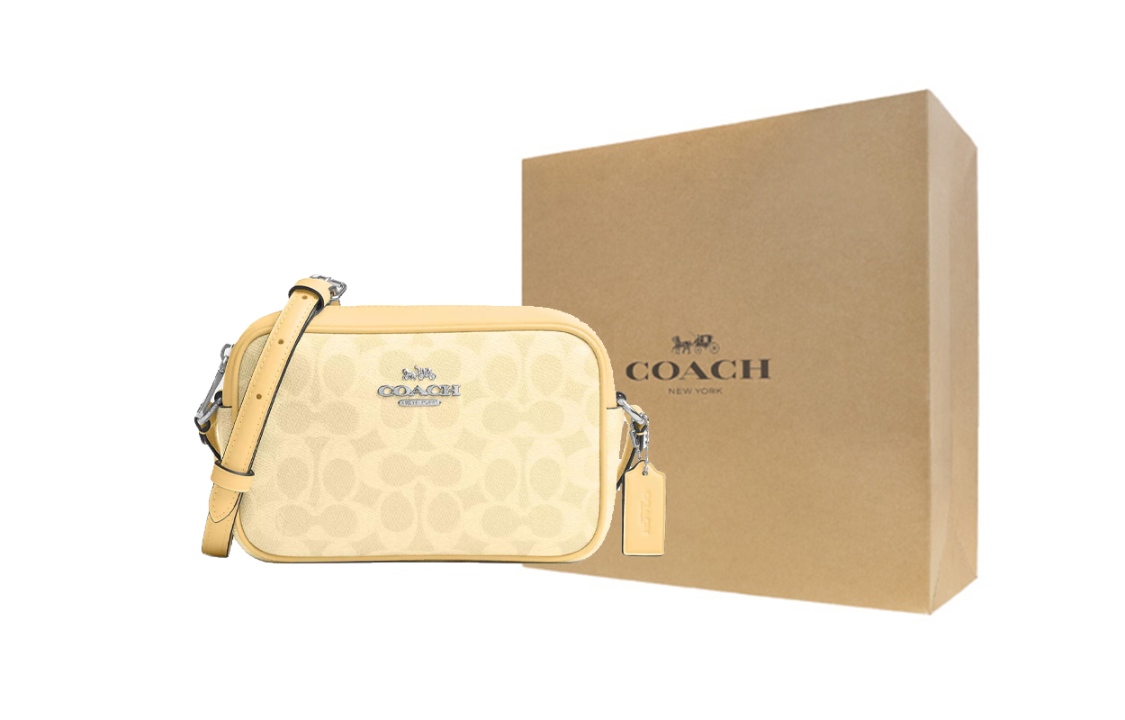 COACH Кожаная фотосумка через плечо мини женская желтая
COACH Кожаная фотосумка через плечо мини женская желтая