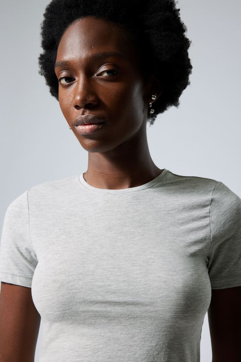 Футболка приталенного кроя Weekday, серый
Футболка приталенного кроя Weekday, серый