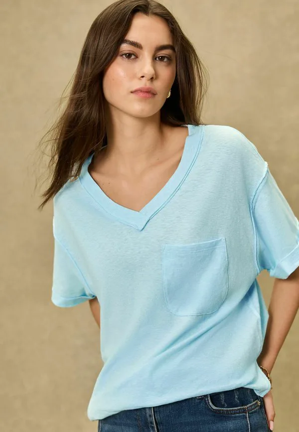 Футболка базового кроя с коротким рукавом и v-образным вырезом, облегающая фигуру. Next, Blue, Синий, Футболка базового кроя с коротким рукавом и v-образным вырезом, облегающая фигуру. Next, Blue
Футболка базового кроя с коротким рукавом и v-образным вырезом, облегающая фигуру. Next, Blue, Синий, Футболка базового кроя с коротким рукавом и v-образным вырезом, облегающая фигуру. Next, Blue