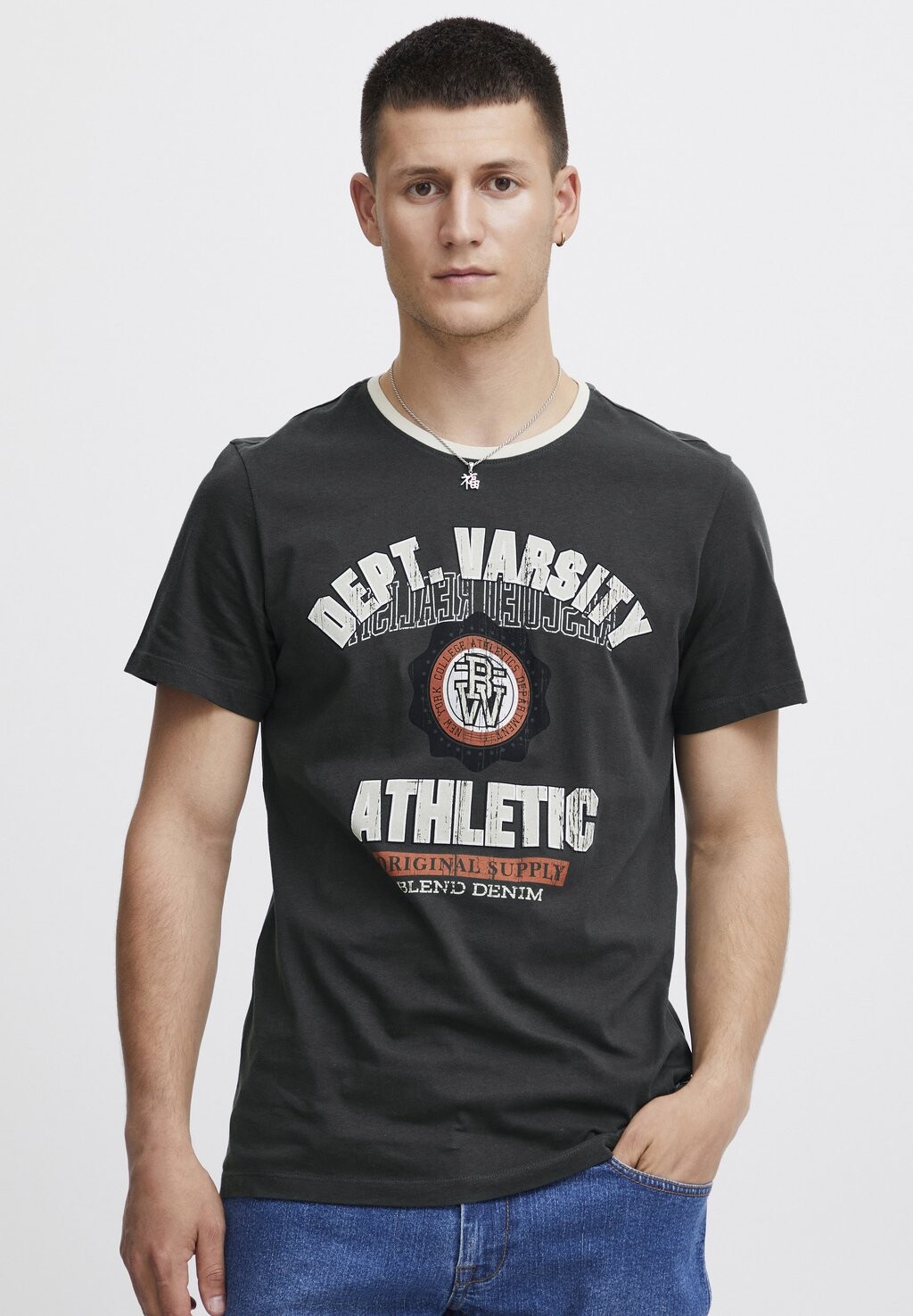 Футболка с принтом Blend, цвет deep forest
Футболка с принтом Blend, цвет deep forest