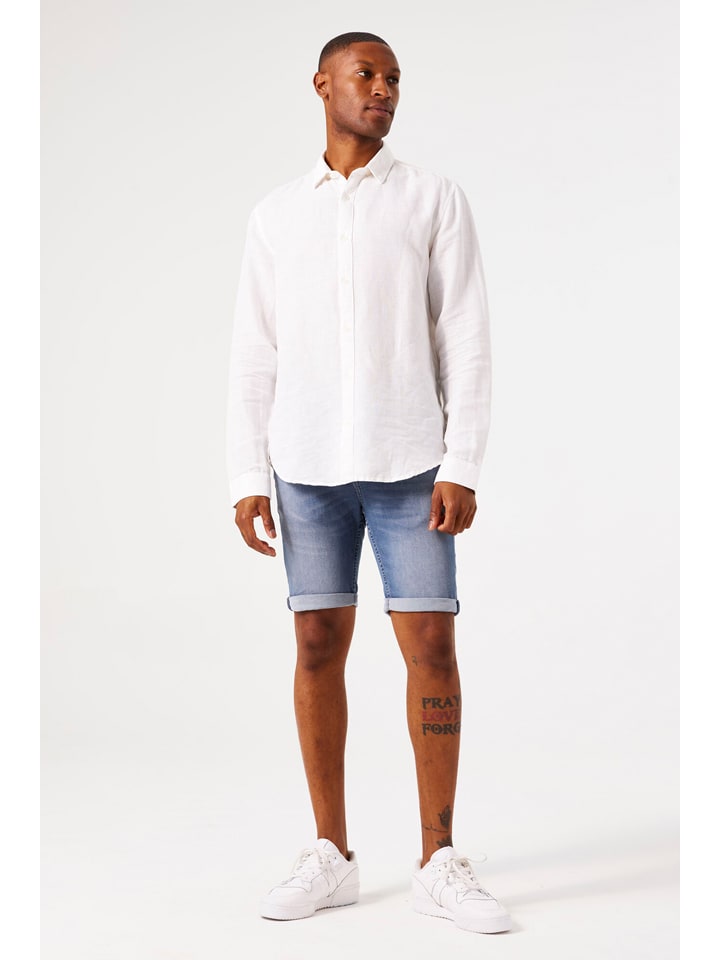 Джинсовые шорты-бермуды синего цвета Garcia
Джинсовые шорты-бермуды синего цвета Garcia