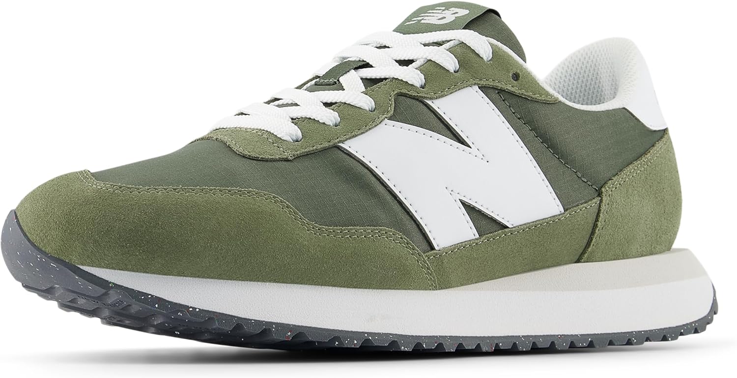 Мужские кроссовки для бега по шоссе New Balance 237 V1 Classic, белый
Мужские кроссовки для бега по шоссе New Balance 237 V1 Classic, белый