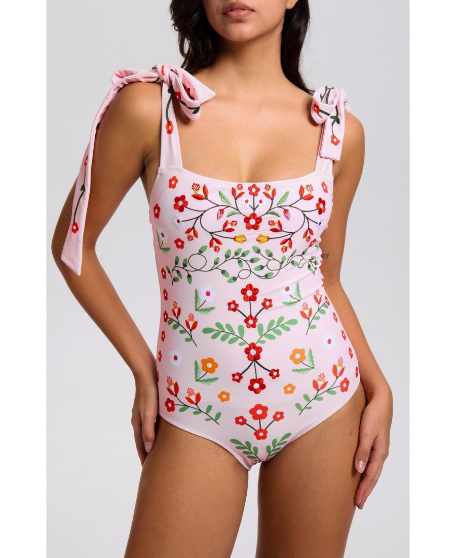 Женский розовый купальник с цветочным узором и вышивкой "Гармония" Jessie Zhao New York, Pink
Женский розовый купальник с цветочным узором и вышивкой "Гармония" Jessie Zhao New York, Pink