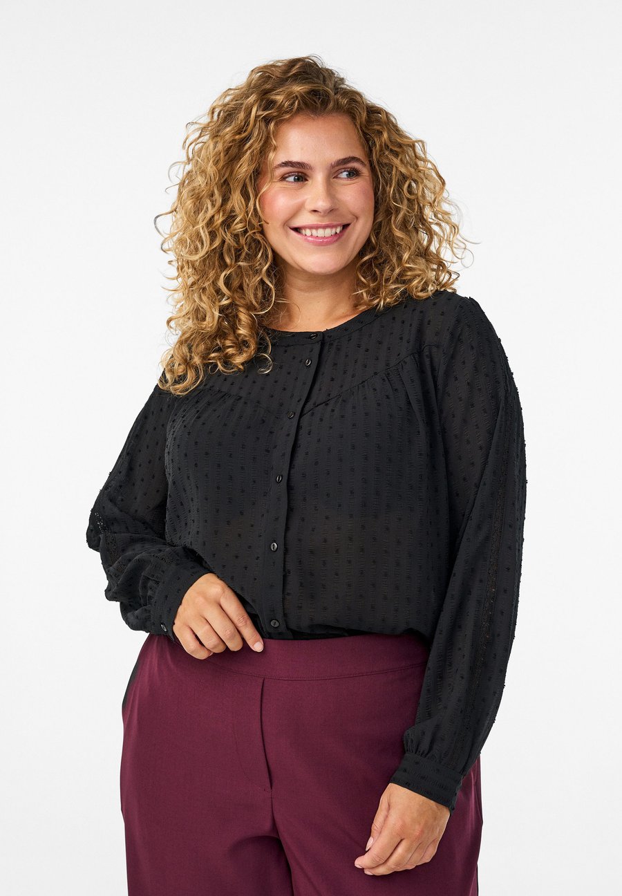 Блуза Zizzi STRUKTURIERTEM PUNKTEMUSTER UND STICKEREIDETAILS, Black
Блуза Zizzi STRUKTURIERTEM PUNKTEMUSTER UND STICKEREIDETAILS, Black
