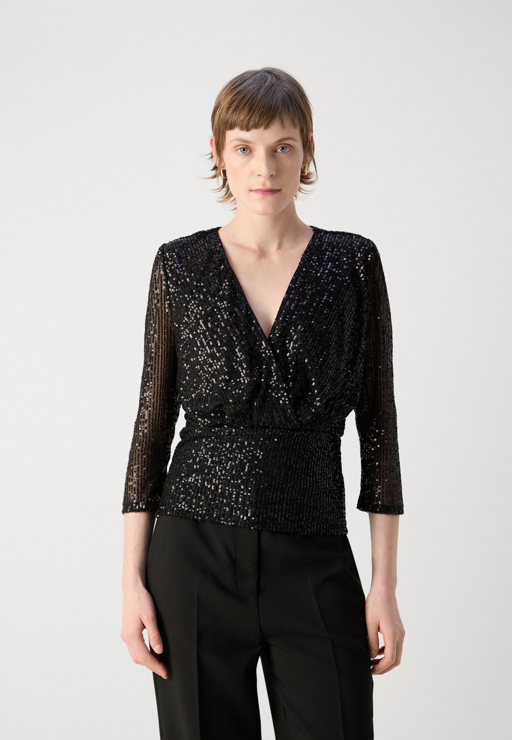 Топ с длинными рукавами Morgan, черный
Топ с длинными рукавами Morgan, черный