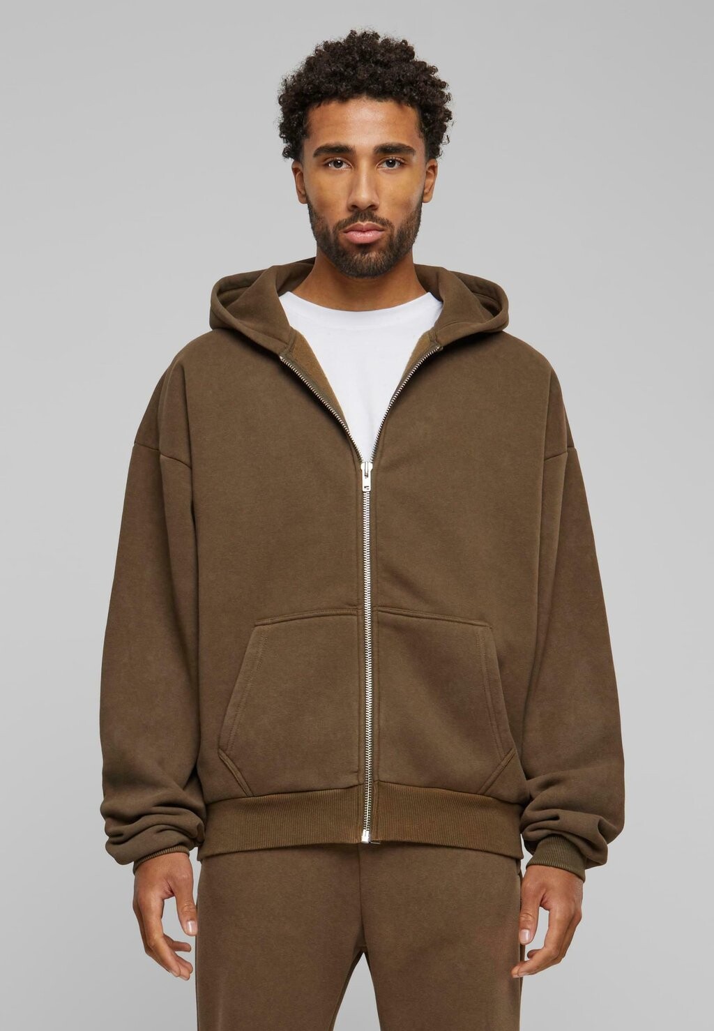 Толстовка на молнии PROHIBITED, коричневый
Толстовка на молнии PROHIBITED, коричневый