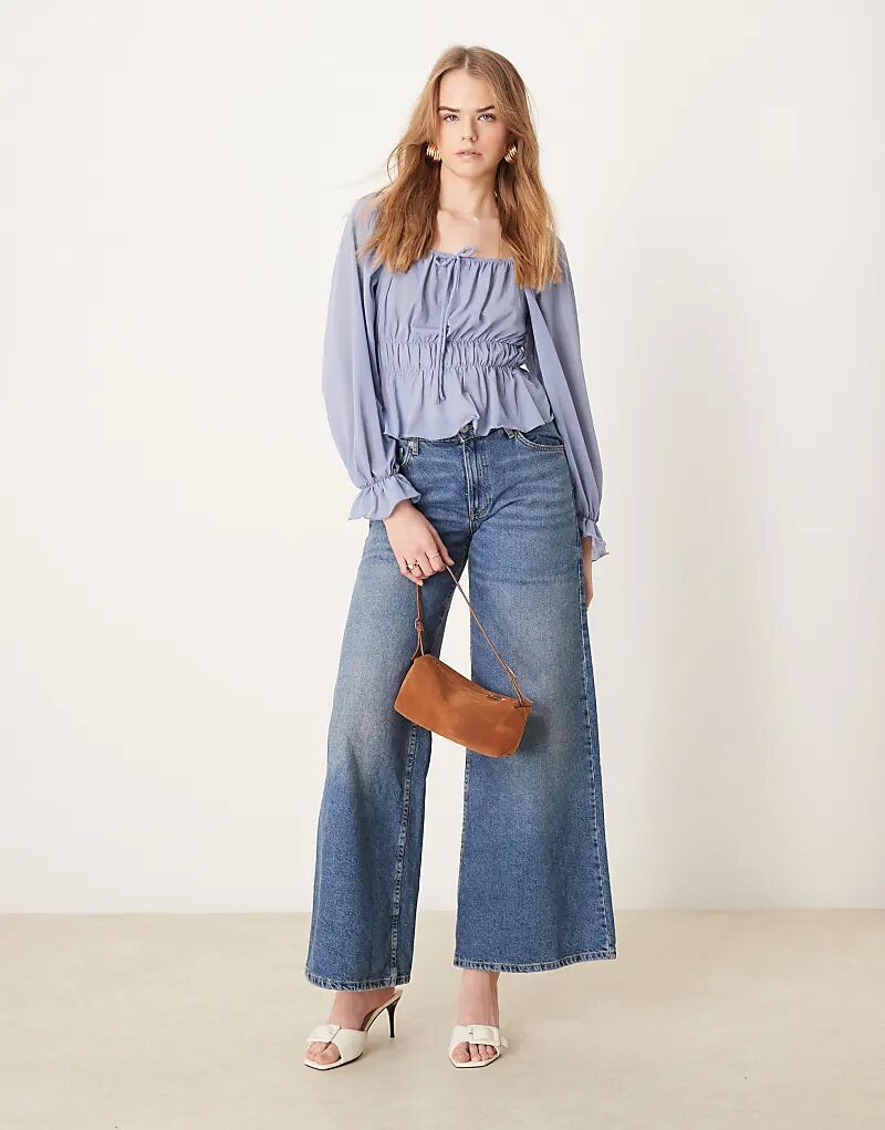 Блузка с рукавами-фонариками и квадратным вырезом темно-синего цвета Nobody’s Child
Блузка с рукавами-фонариками и квадратным вырезом темно-синего цвета Nobody’s Child