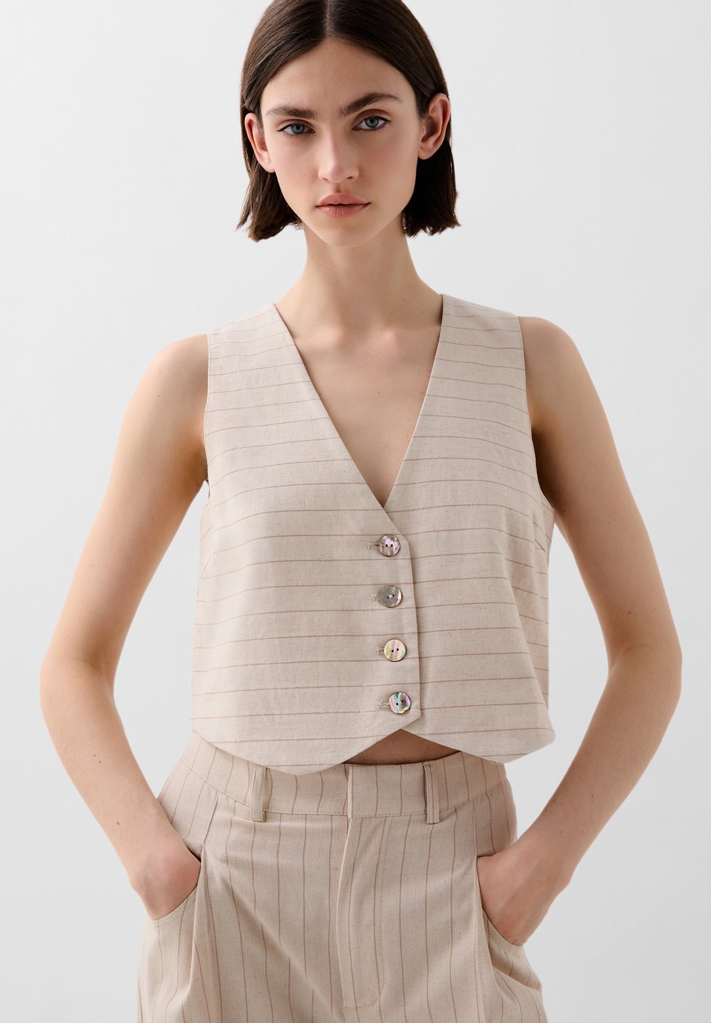 Жилет Scalpers, бежевый
Жилет Scalpers, бежевый