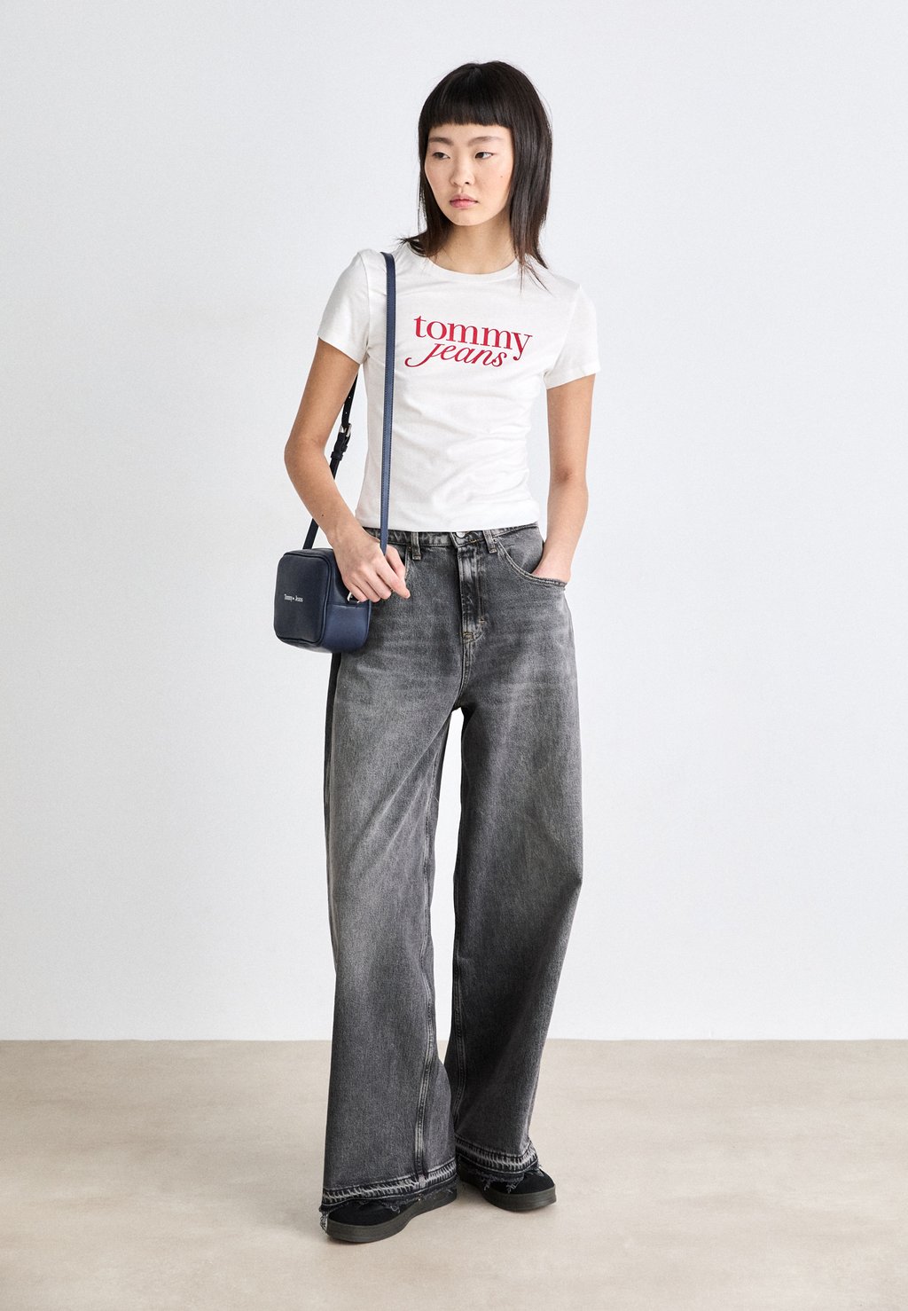 Футболка с принтом ESSENTIAL LOGO TEE Tommy Jeans, молочный
Футболка с принтом ESSENTIAL LOGO TEE Tommy Jeans, молочный