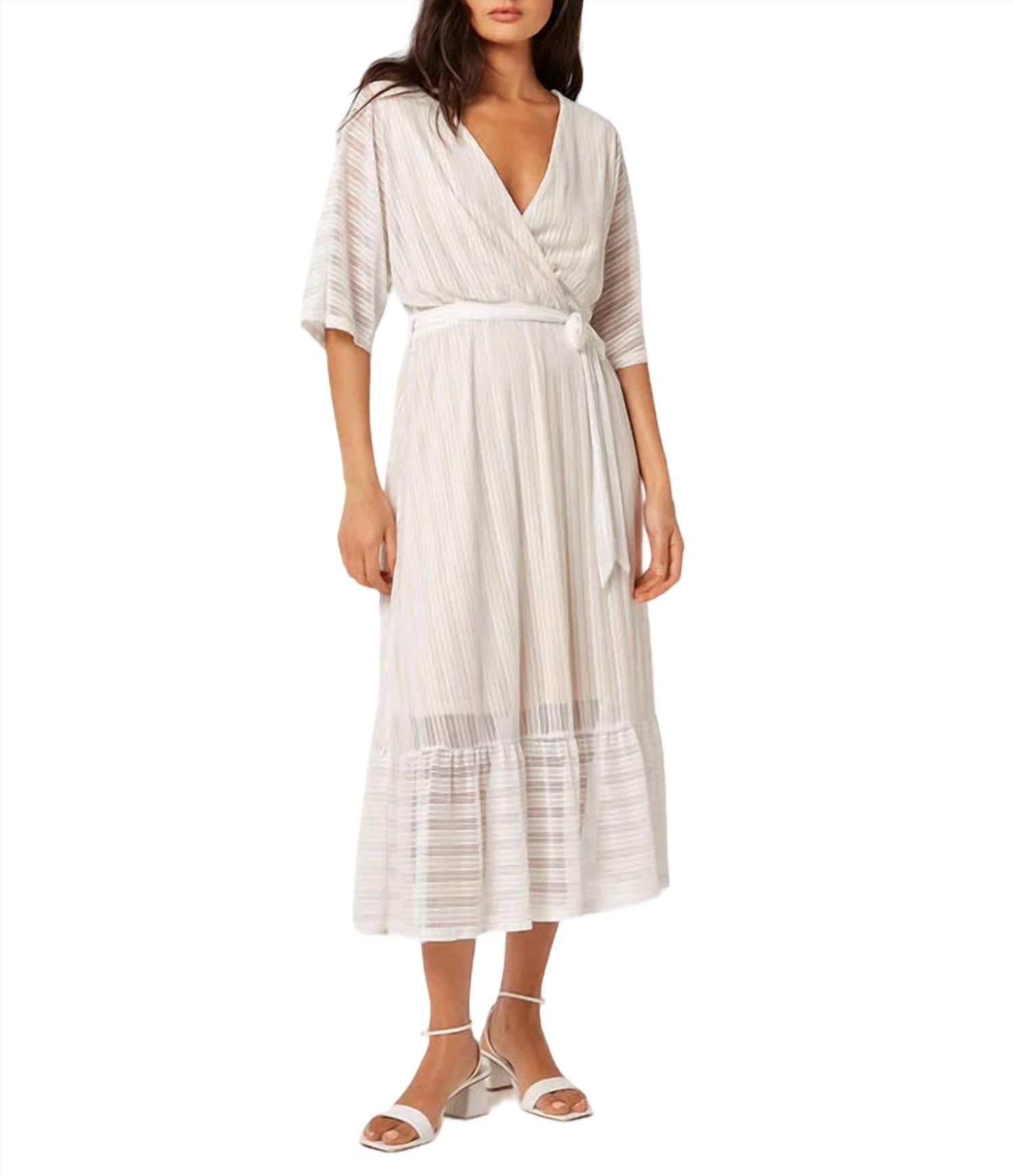 Платье-кимоно макси с люрексом и сеткой в кремовом цвете APRICOT
Платье-кимоно макси с люрексом и сеткой в кремовом цвете APRICOT