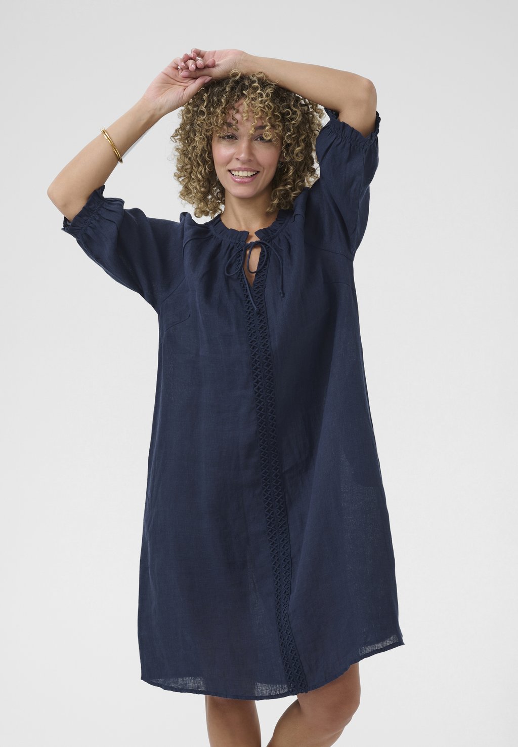 Повседневное платье CRBELLIS Cream, темно-синий
Повседневное платье CRBELLIS Cream, темно-синий