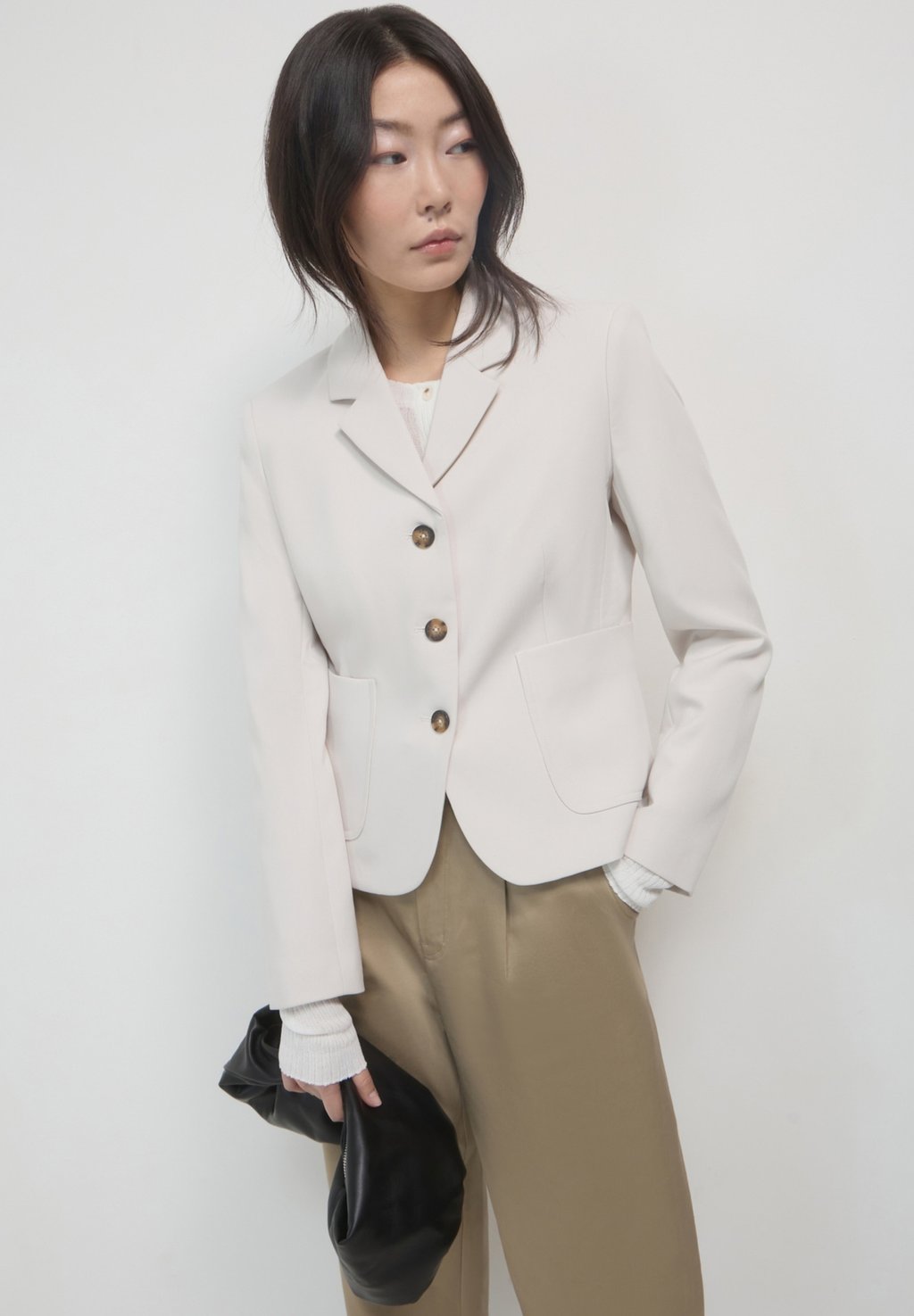 Блейзер TASCONI Calliope, белый
Блейзер TASCONI Calliope, белый