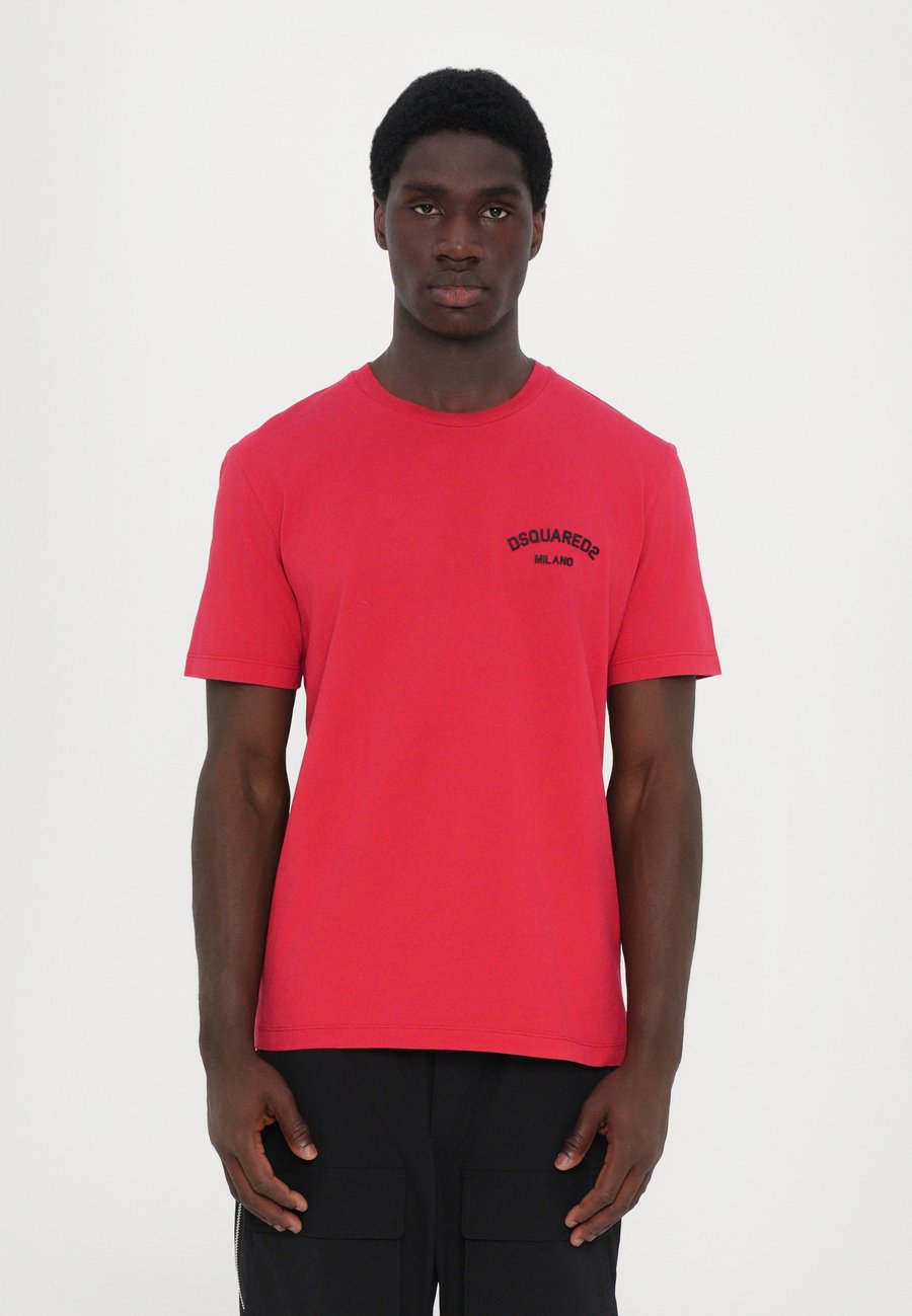 Футболка Dsquared2 REGULAR FIT TEE, Red
Футболка Dsquared2 REGULAR FIT TEE, Red