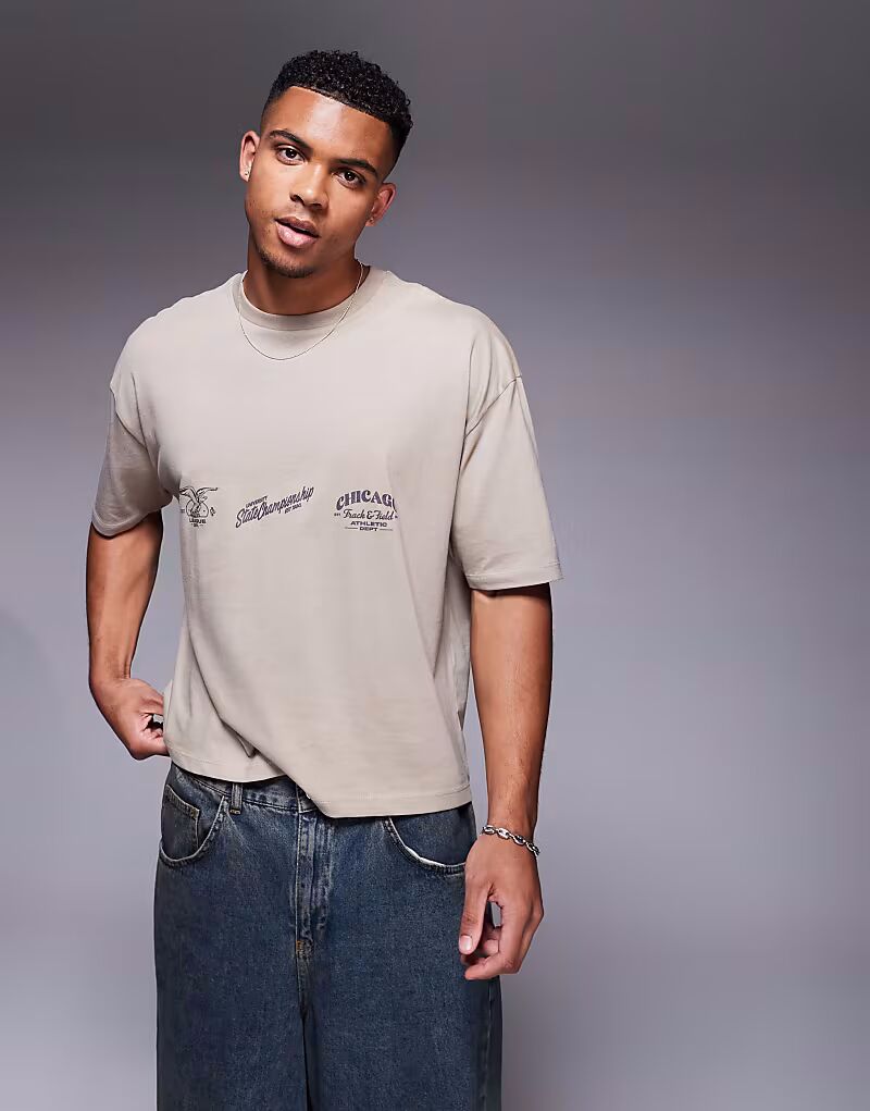 Футболка свободного кроя ASOS DESIGN бежевого цвета с изображением города
Футболка свободного кроя ASOS DESIGN бежевого цвета с изображением города