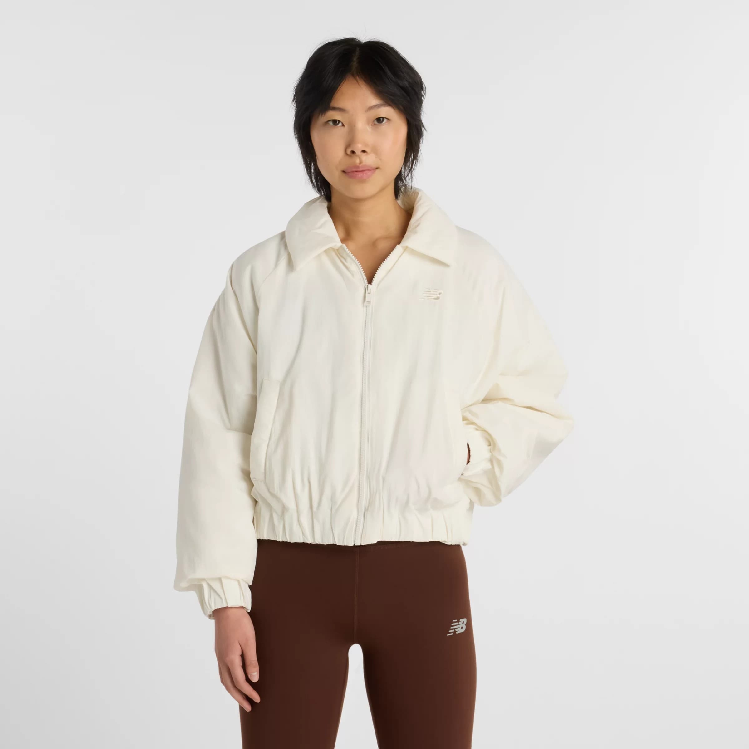 New balance Куртка для межсезонья в цвете Off White
New balance Куртка для межсезонья в цвете Off White