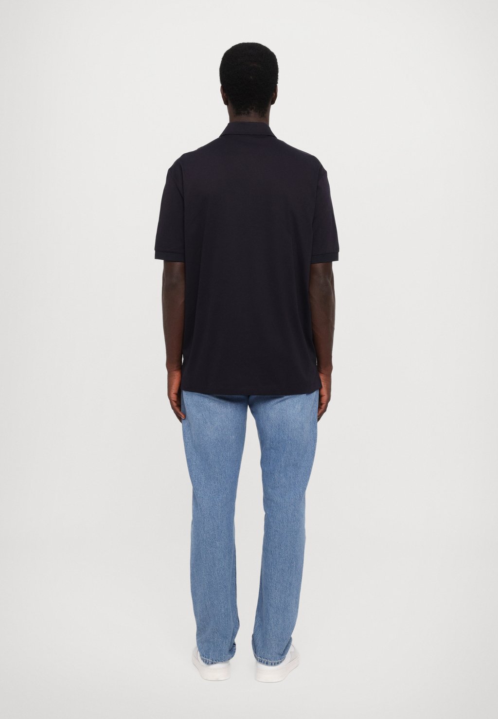 Рубашка поло Armani Exchange, темно-синий
Рубашка поло Armani Exchange, темно-синий