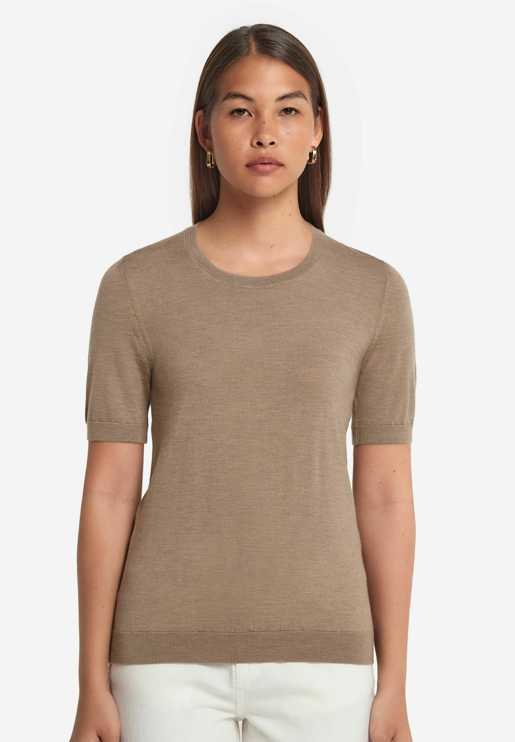 Базовая футболка Falconeri, бежевый
Базовая футболка Falconeri, бежевый