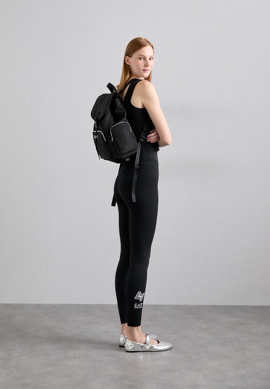 Рюкзак EA7 Emporio Armani BACKPACK, Black
Рюкзак EA7 Emporio Armani BACKPACK, Black