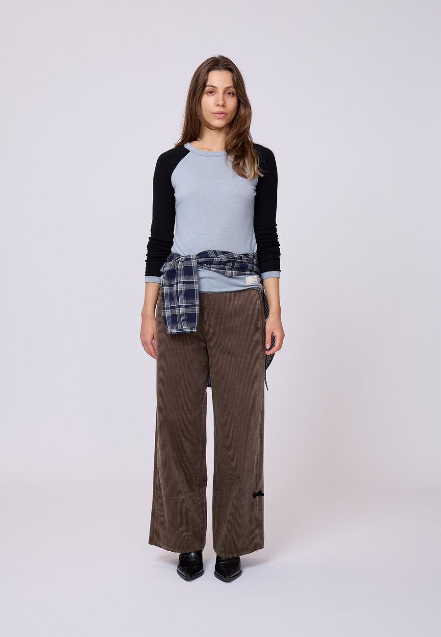 Топ Odd Molly GAMZE, Pearl Blue/Blue
Топ Odd Molly GAMZE, Pearl Blue/Blue