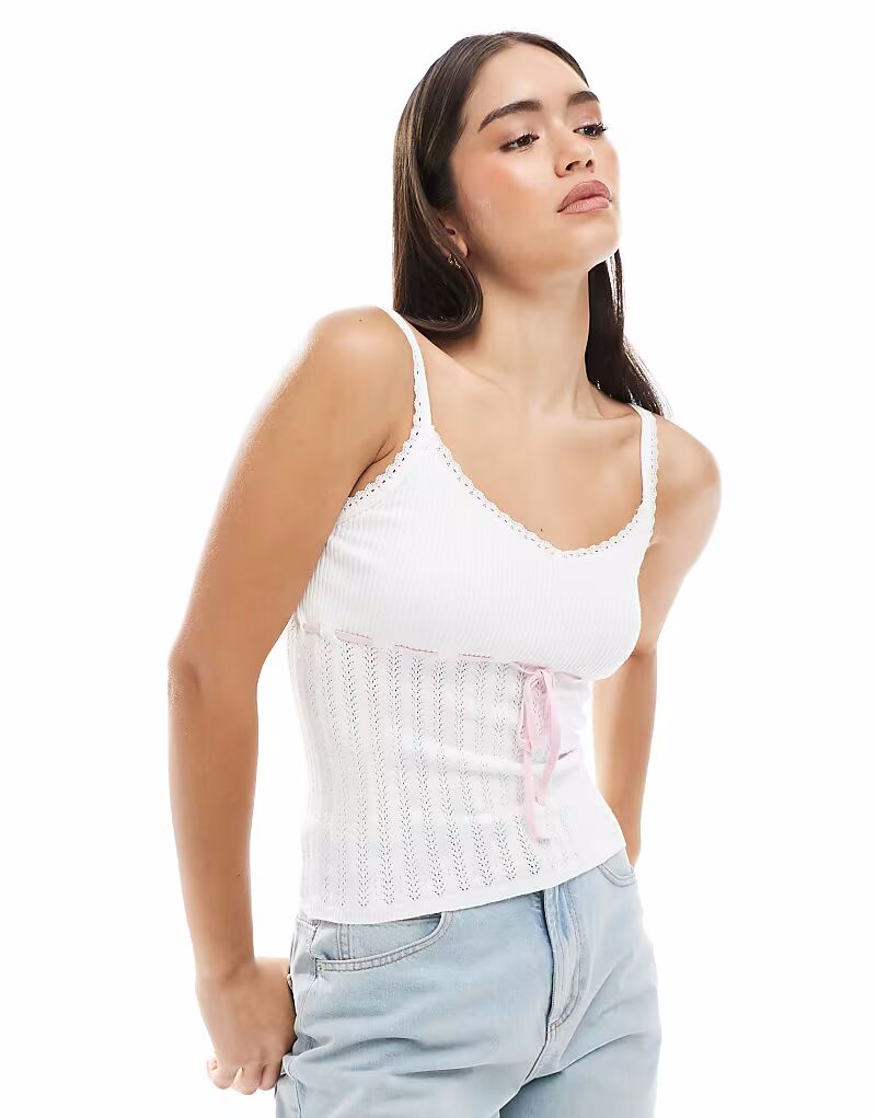 Майка Hollister с контрастной строчкой белого цвета
Майка Hollister с контрастной строчкой белого цвета