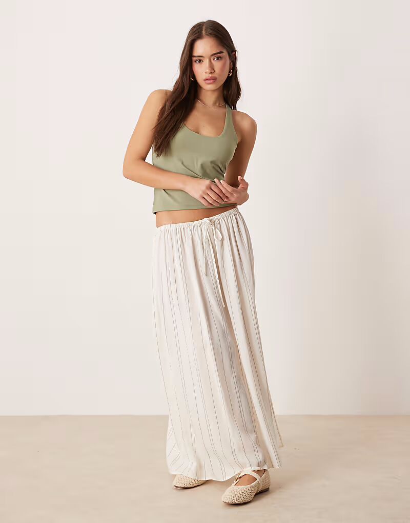 Майка-борцовка Abercrombie & Fitch с круглым вырезом зеленого цвета
Майка-борцовка Abercrombie & Fitch с круглым вырезом зеленого цвета