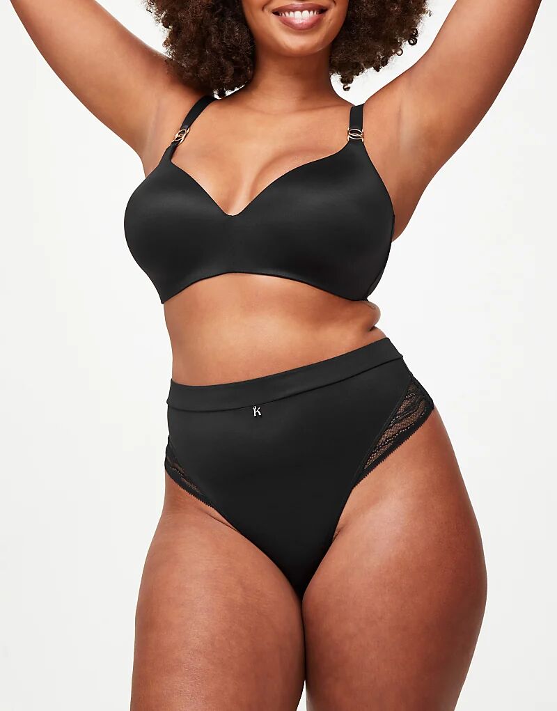 Бюстгальтер Charlotte с подушечками без косточек черного цвета KBX
Бюстгальтер Charlotte с подушечками без косточек черного цвета KBX